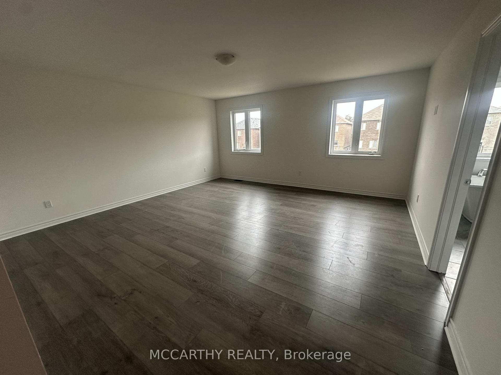 352 Vandusen Avenue photo 17