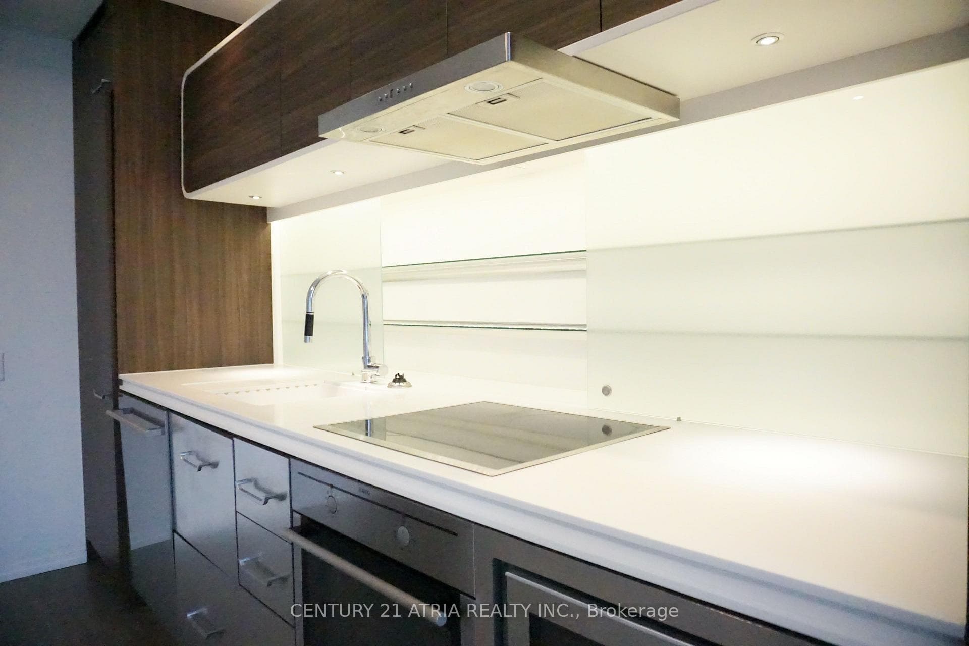 45 Charles Street Unit 711 photo 9