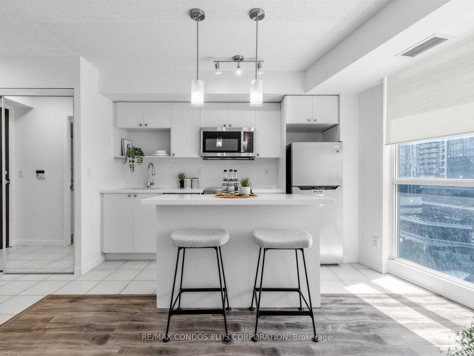 18 Yonge Street Unit 1012 photo 9