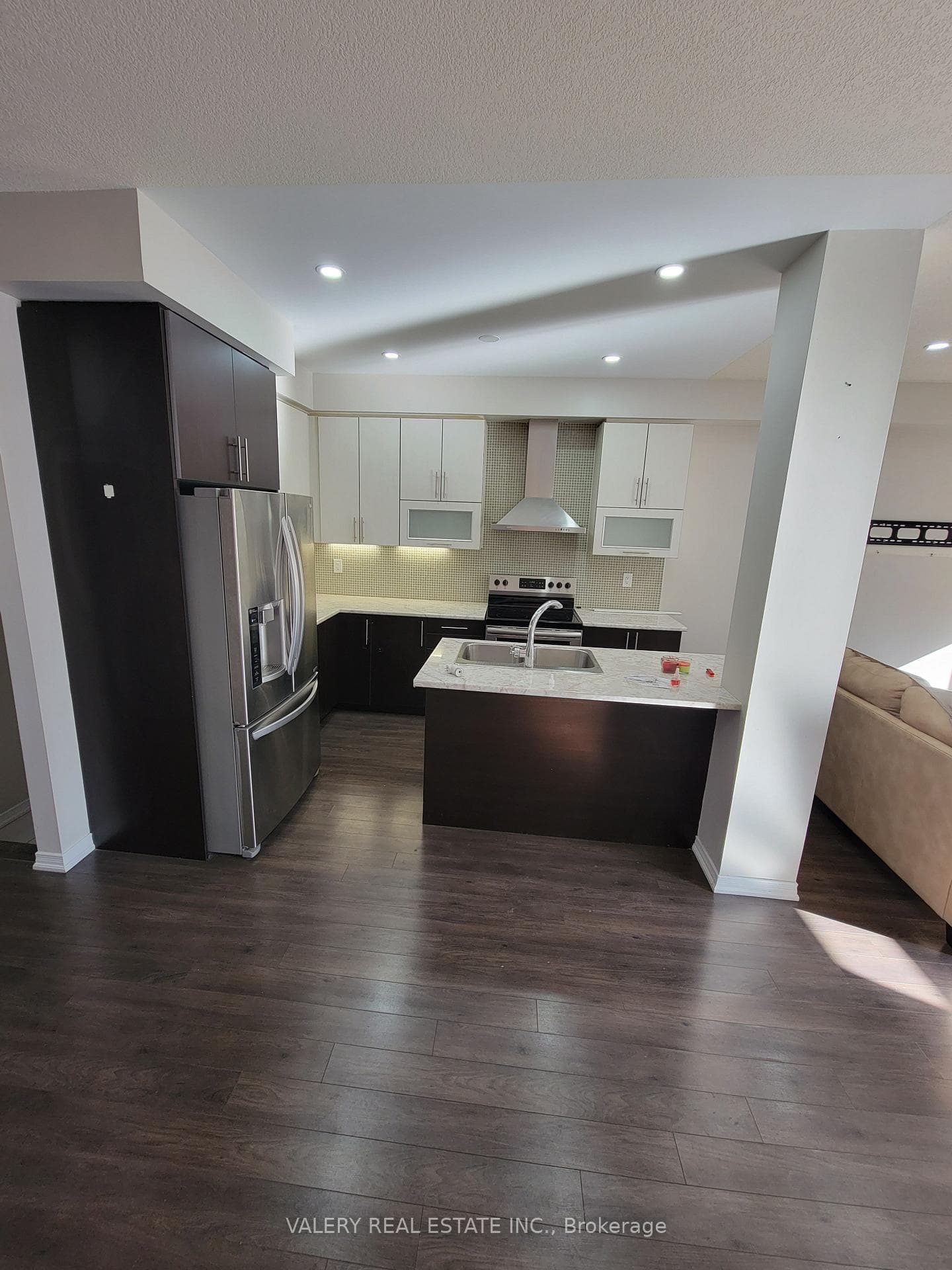 147 Baffin Crescent Unit 1 photo 5