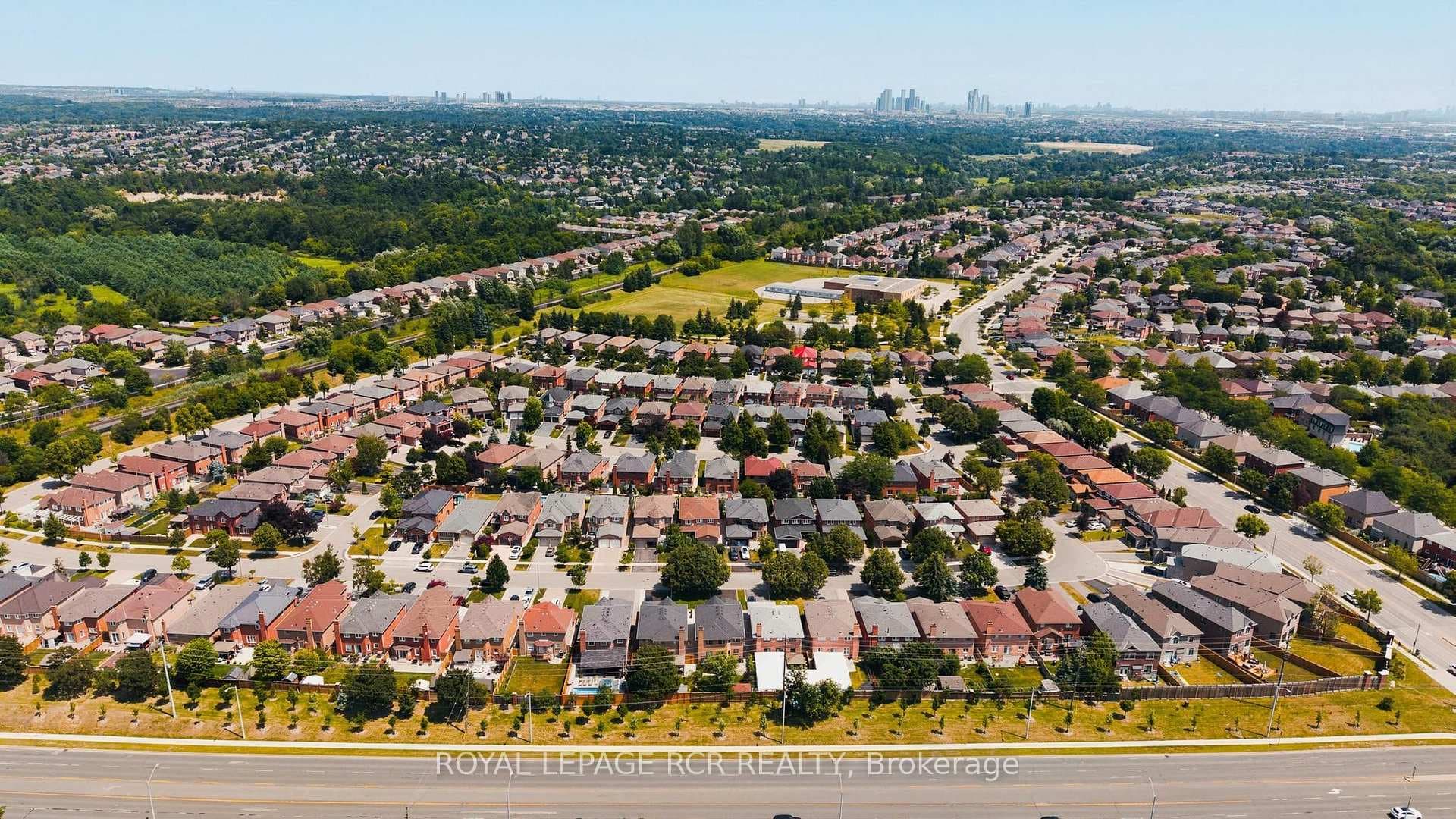 194 Andy Crescent photo 39