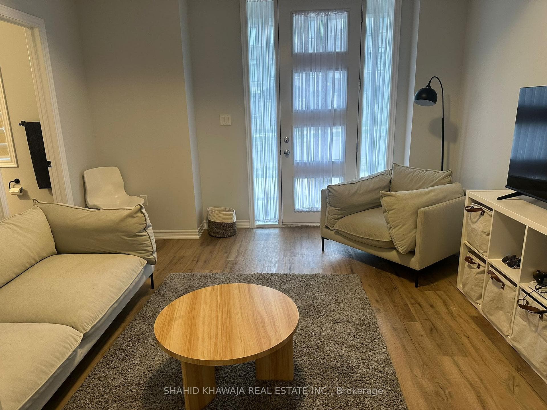 290 Equestrian Way Unit 9 photo 2