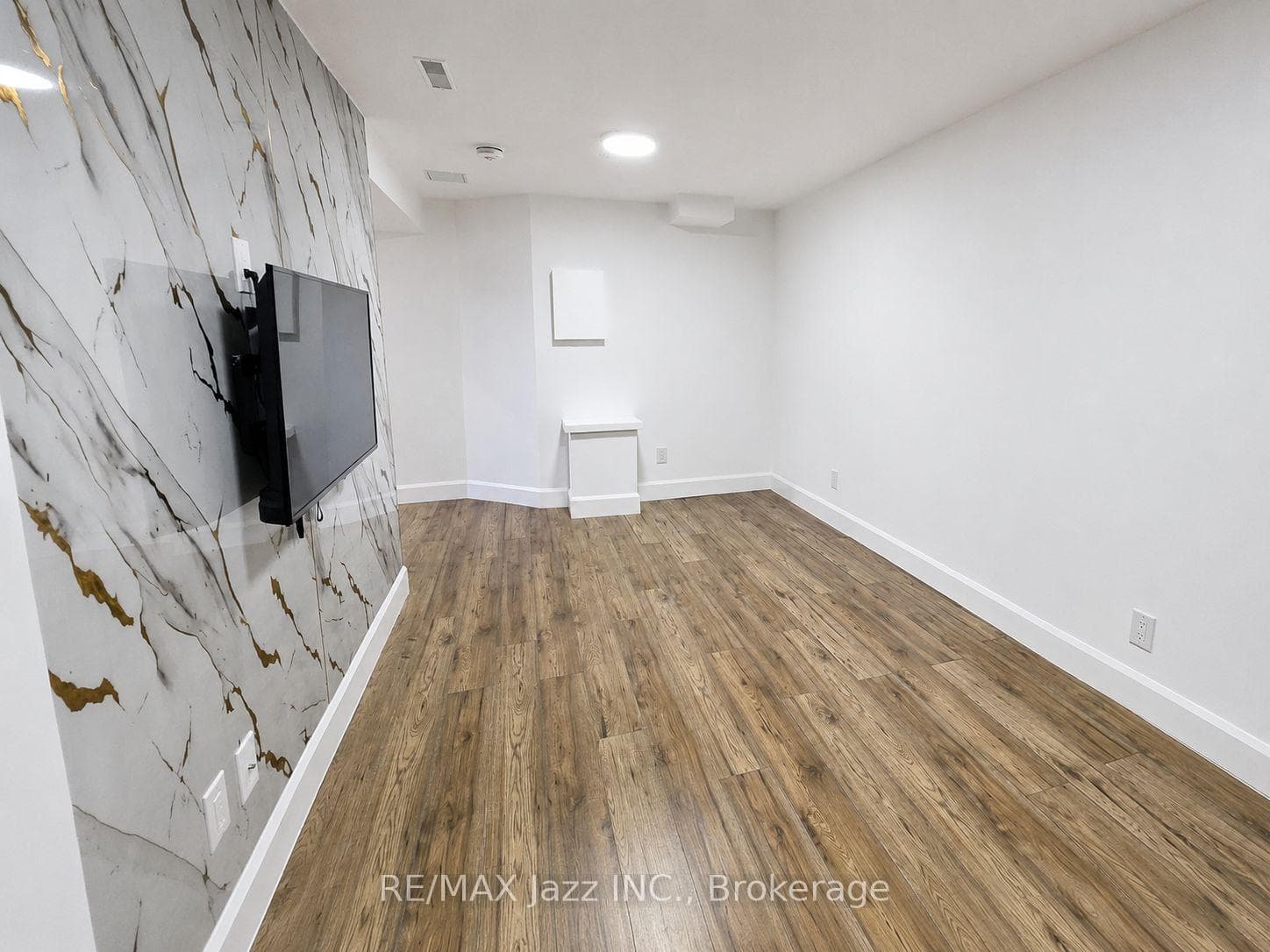 9 Maconnachie Place Unit Lower photo 6