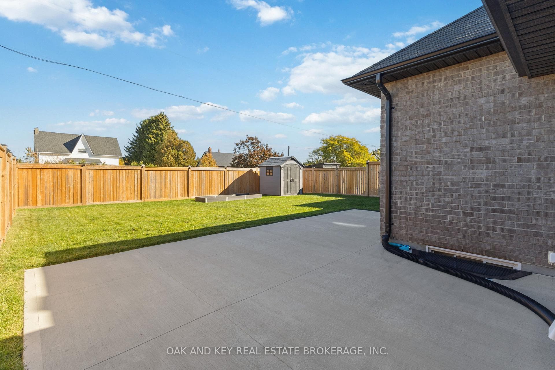 30 Harlequin Court photo 40
