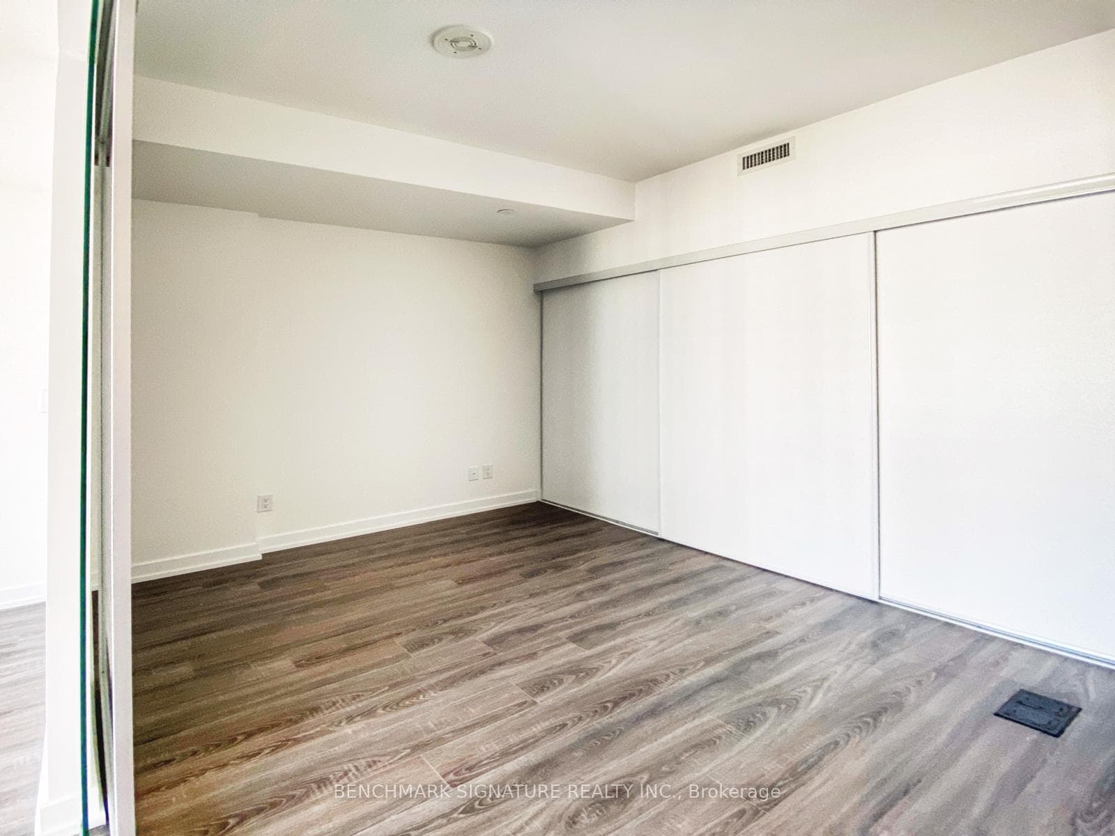 20 Edward Street Unit 1722 photo 4