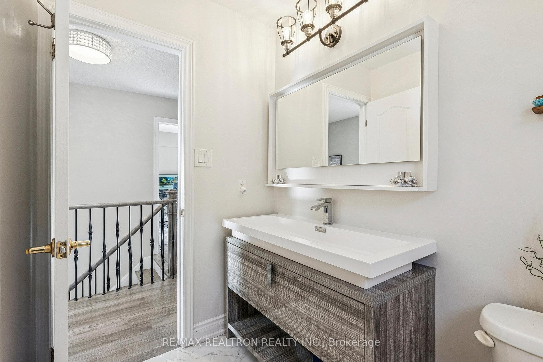 72 Saint Damian Avenue photo 33