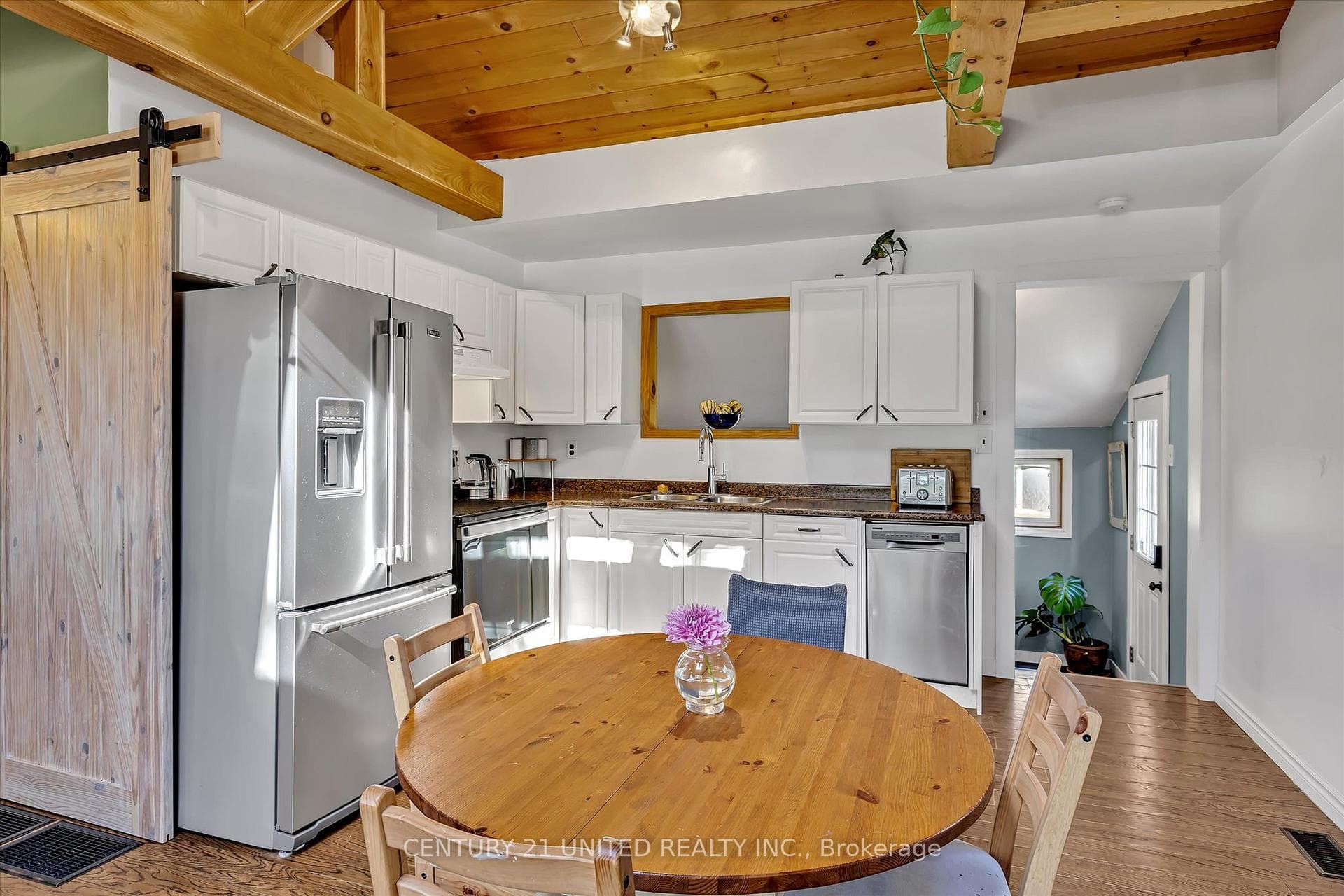 572 Old Norwood Road photo 15