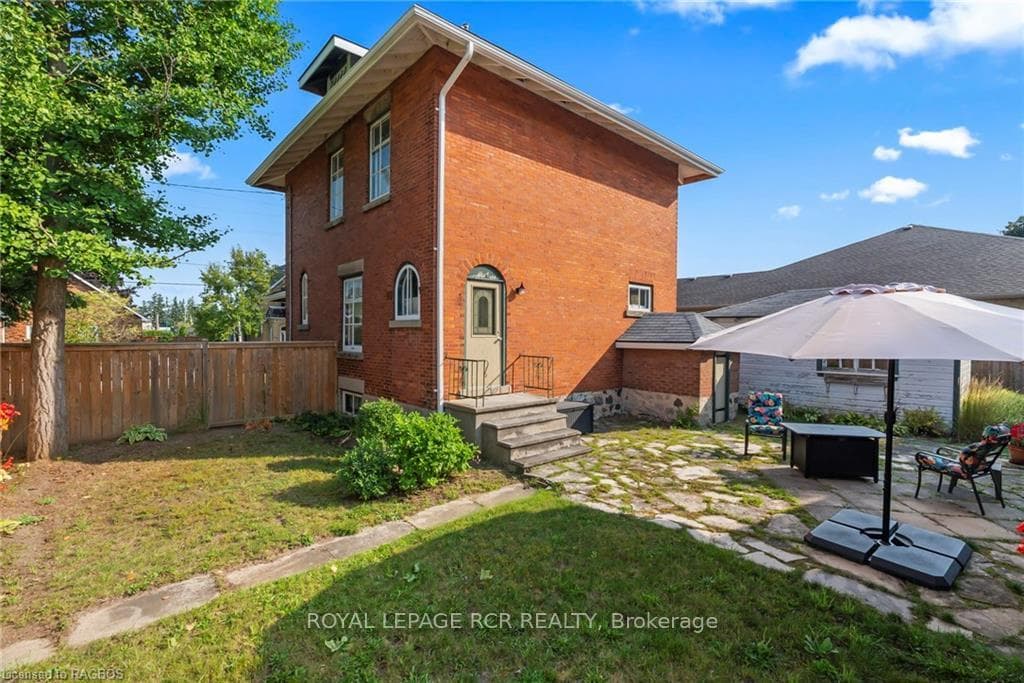 185 9TH Street photo 32