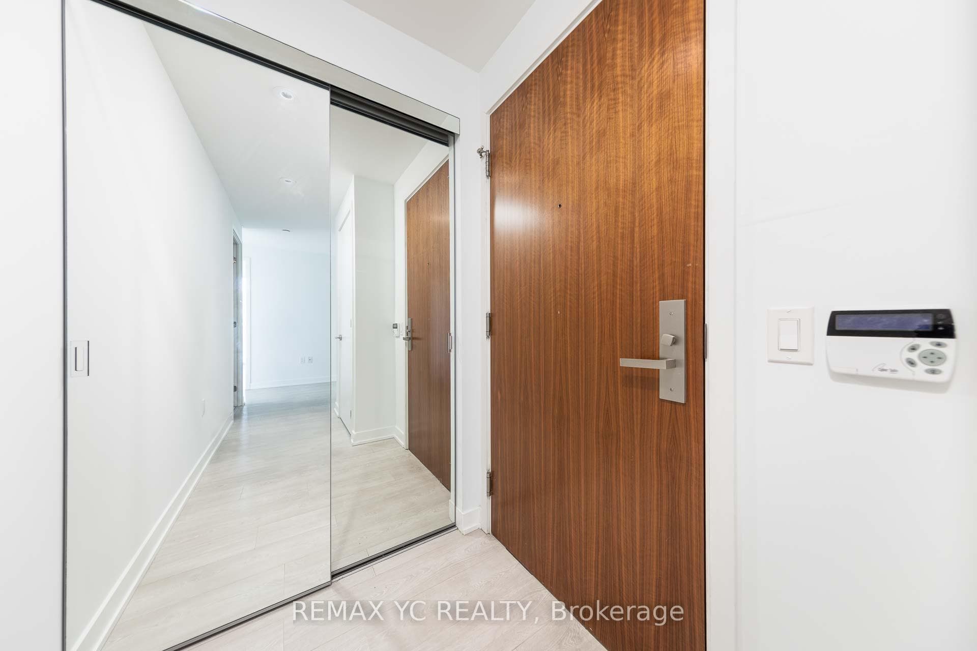 15 Queens Quay Unit 1302 photo 4