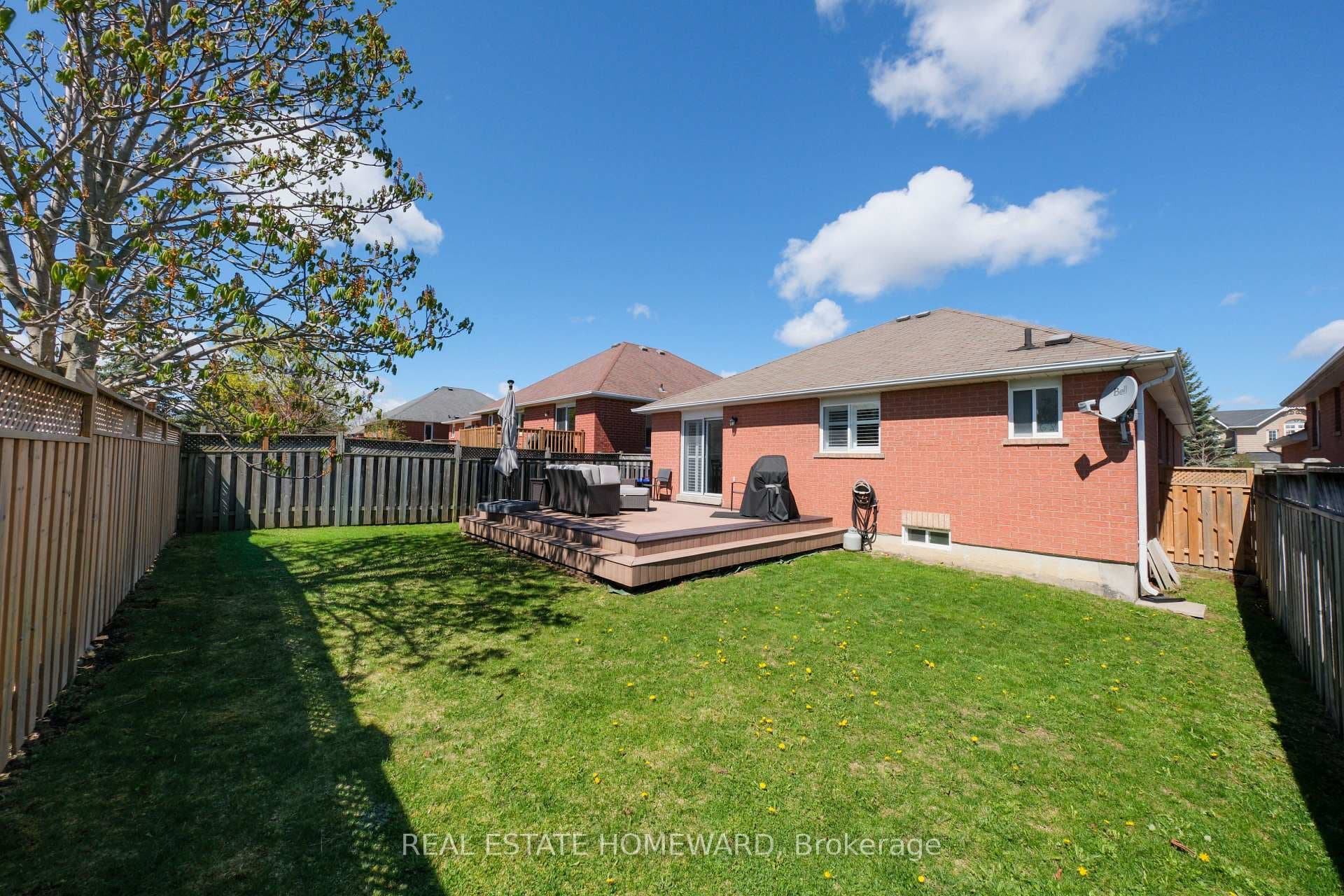 1283 Vincent Crescent photo 18