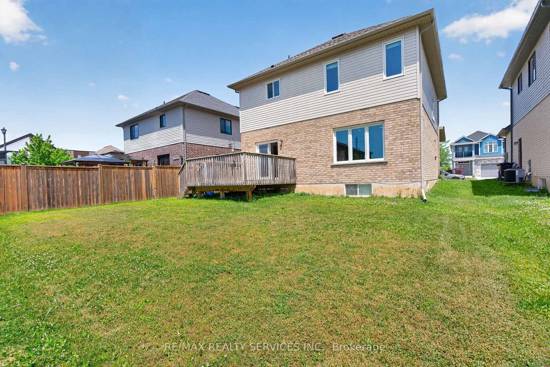 4 Bergenstein Crescent photo 38