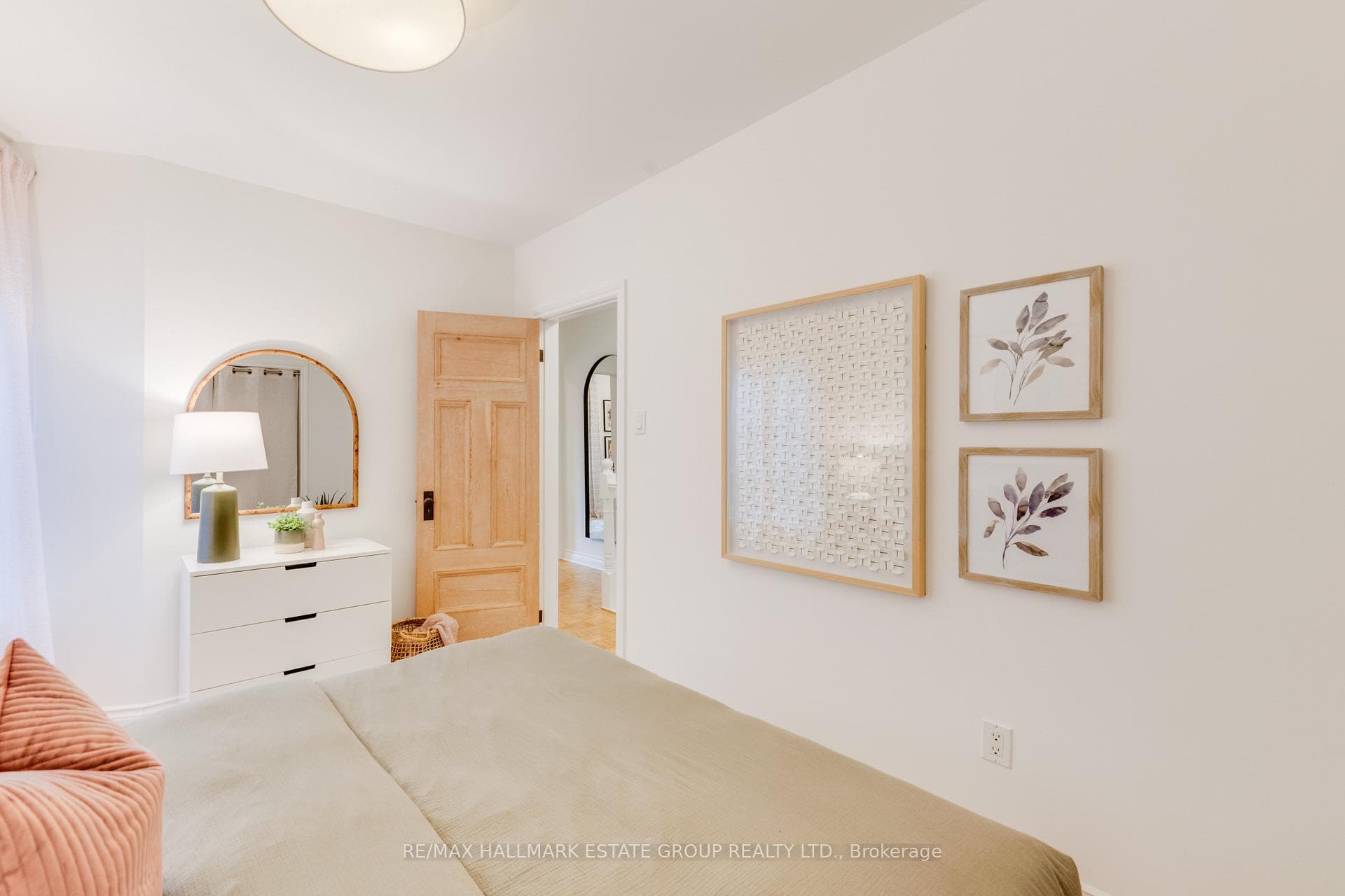 4 Adrian Avenue photo 26