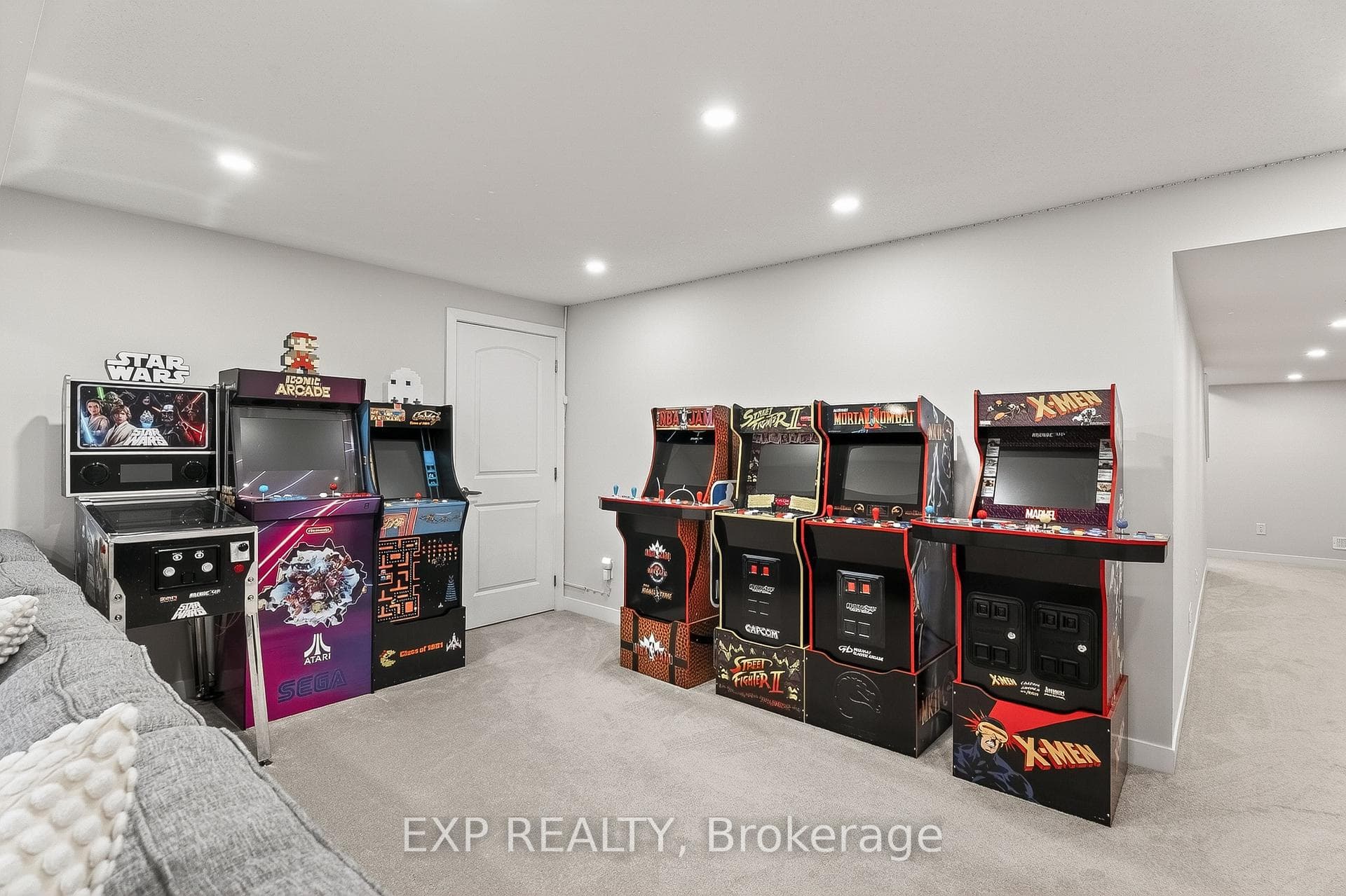 909 Lesage Way photo 36