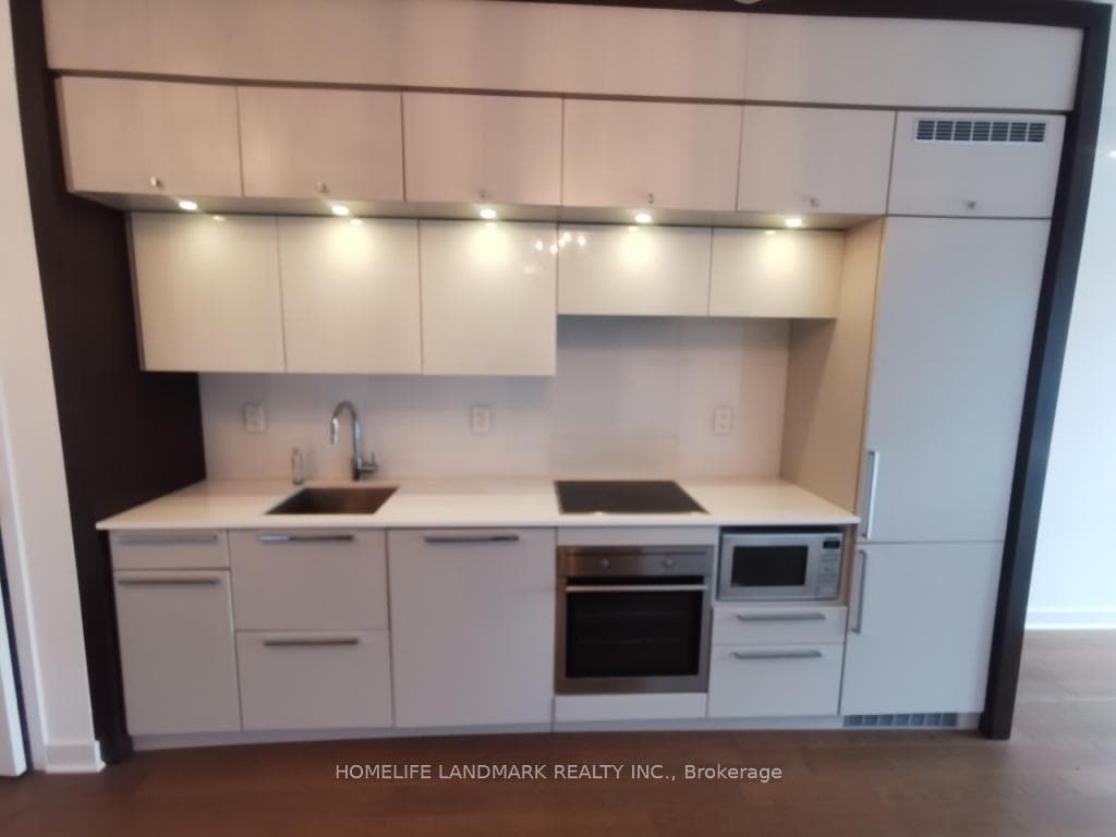 15 Grenville Street Unit 1811 photo 4