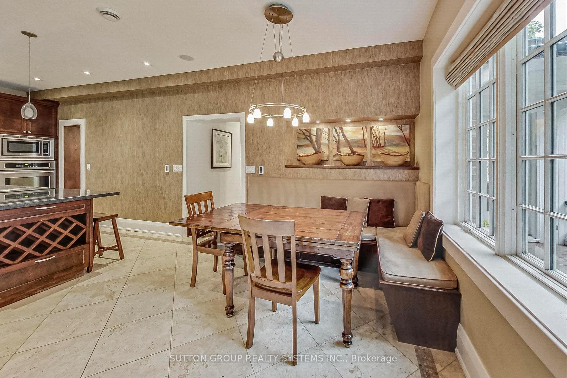 Breakfast Nook of Eat-In Kitchen