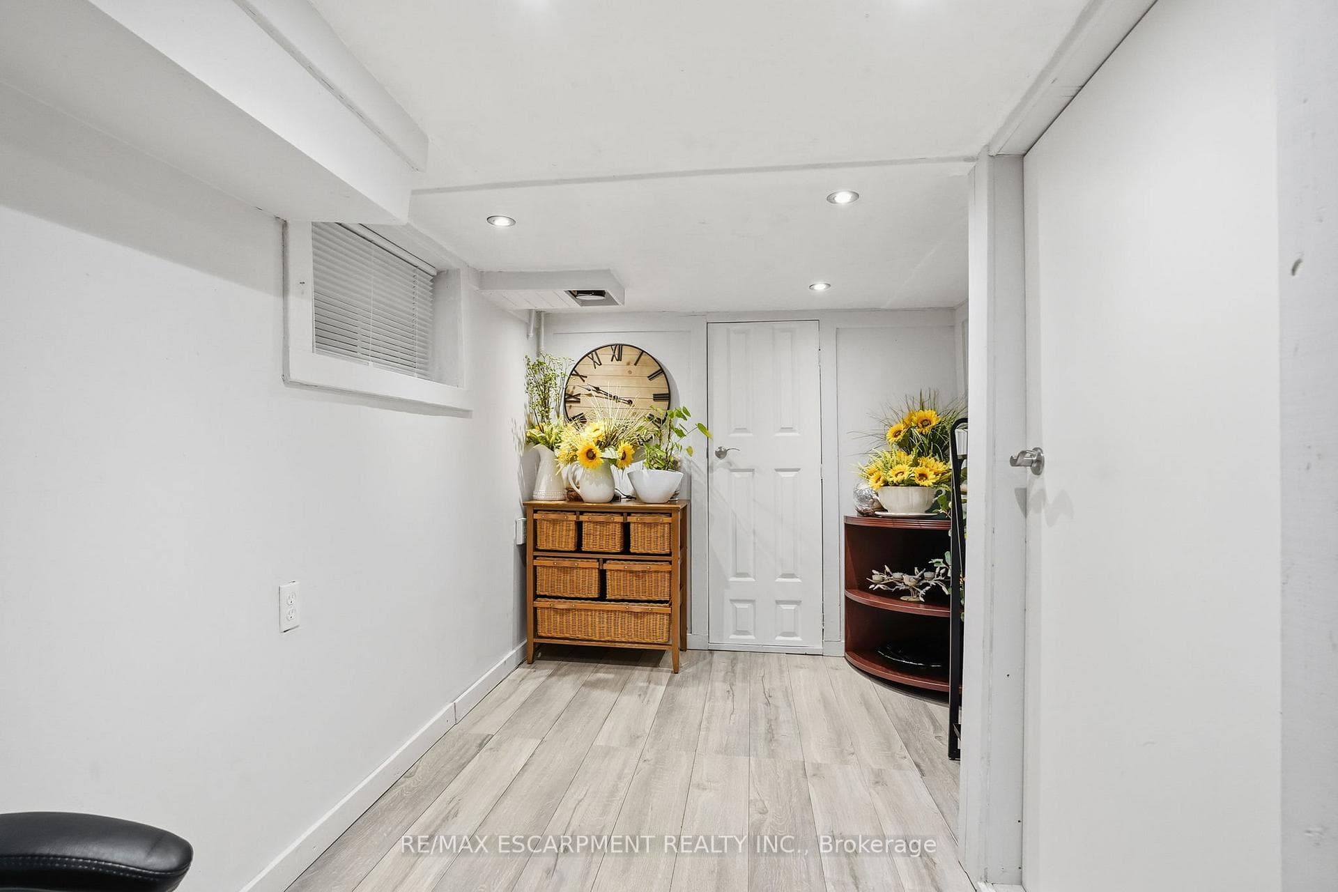 81 Simcoe Street photo 39