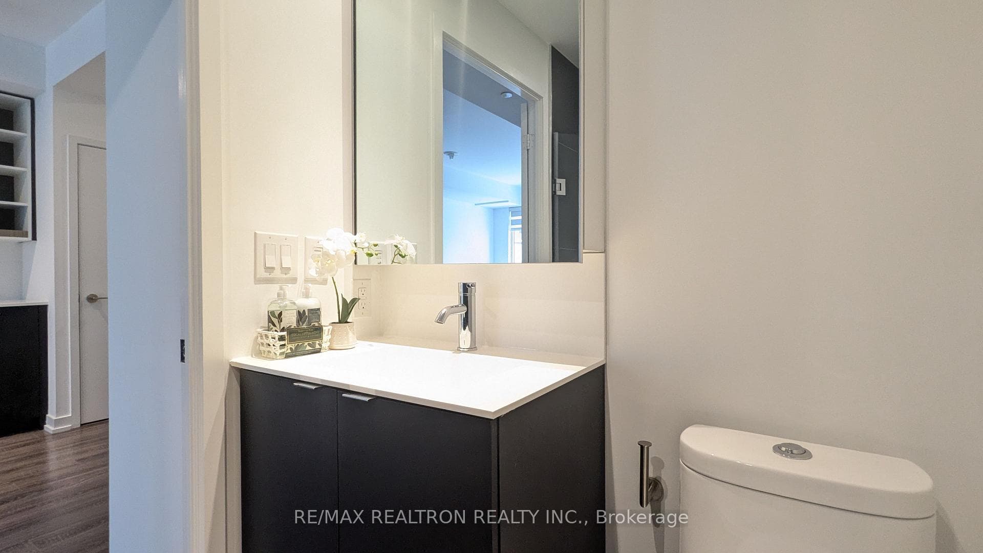 20 Edward Street Unit 806 photo 7