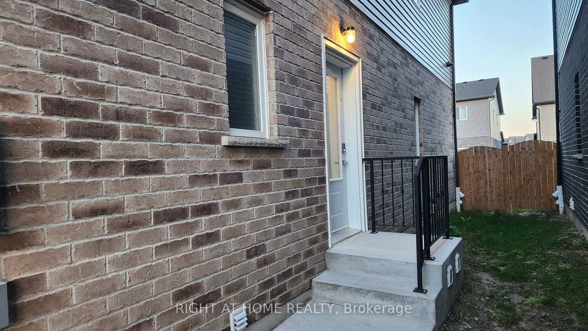 229 Tall Grass Crescent Unit Bsmnt photo 1