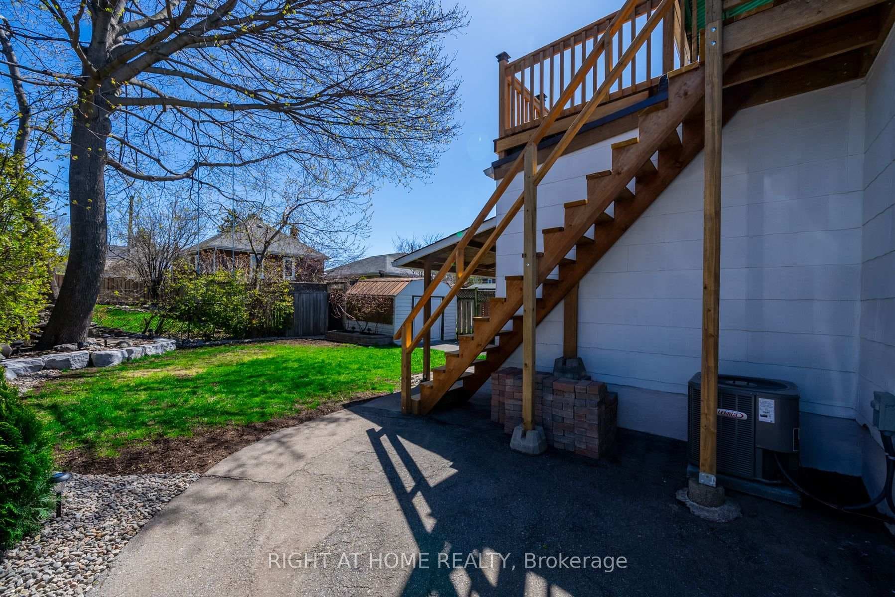 271 Drew Street photo 25