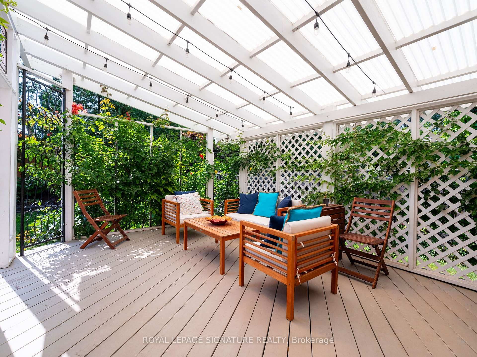 2052 Madden Boulevard photo 36