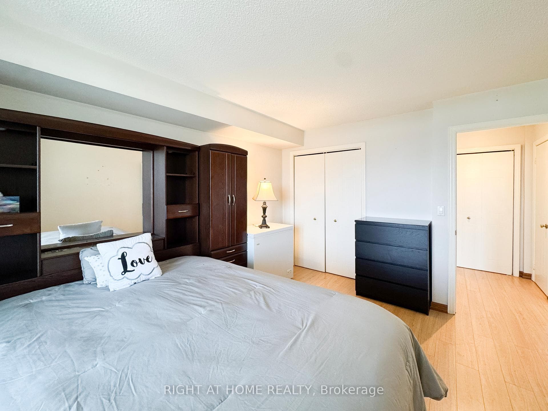 81 Scott Street Unit 806 photo 19
