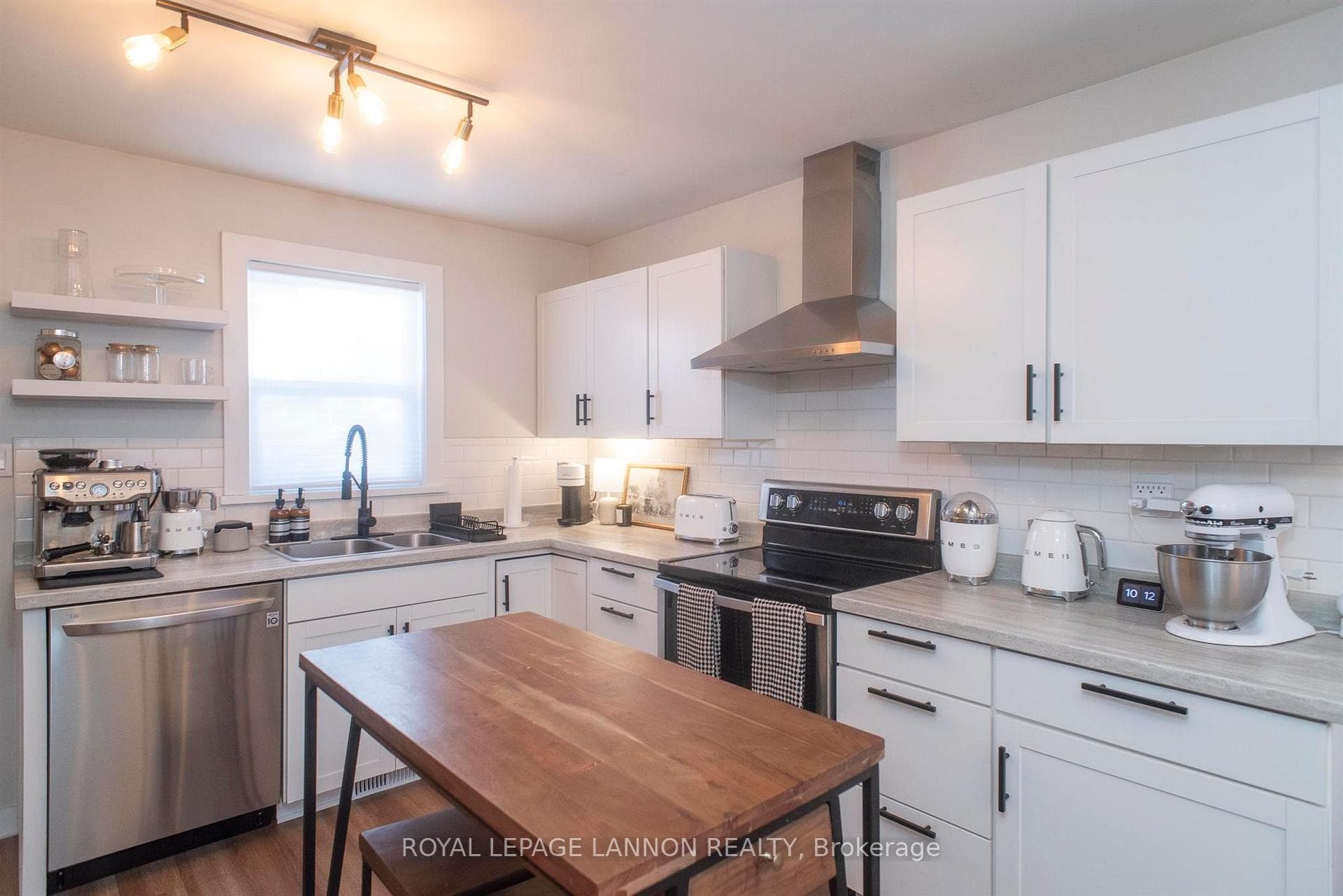253 Kenogami Avenue photo 8