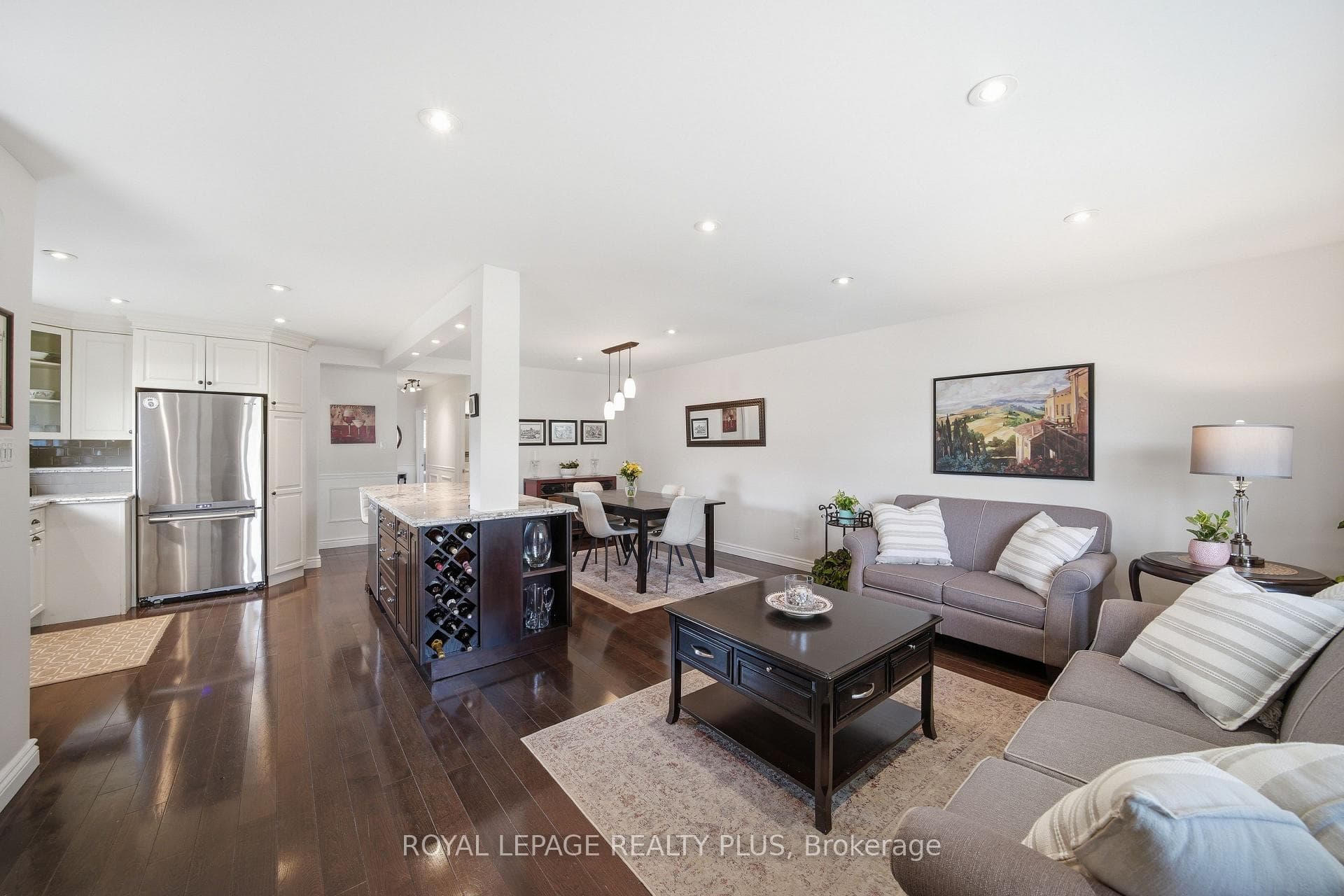 6 Merrydrew Court photo 8