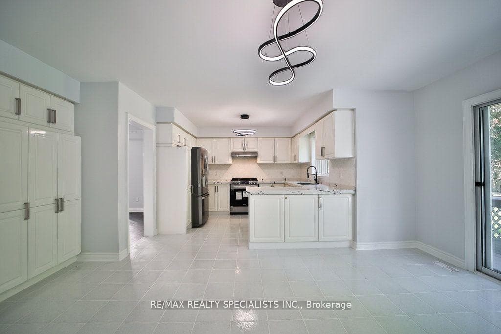 95 Luba Avenue photo 6