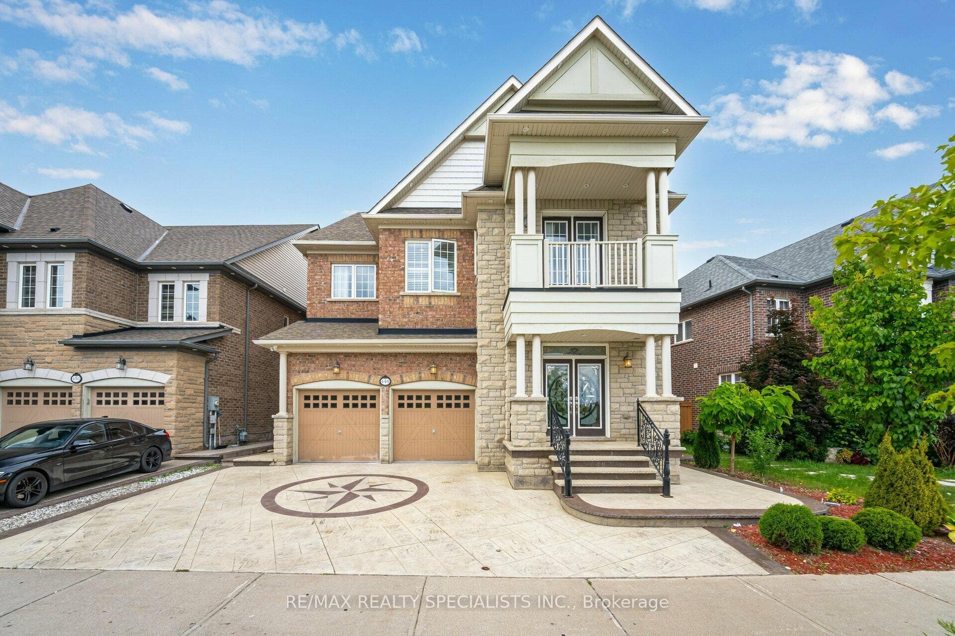 448 Dougall Avenue photo 2