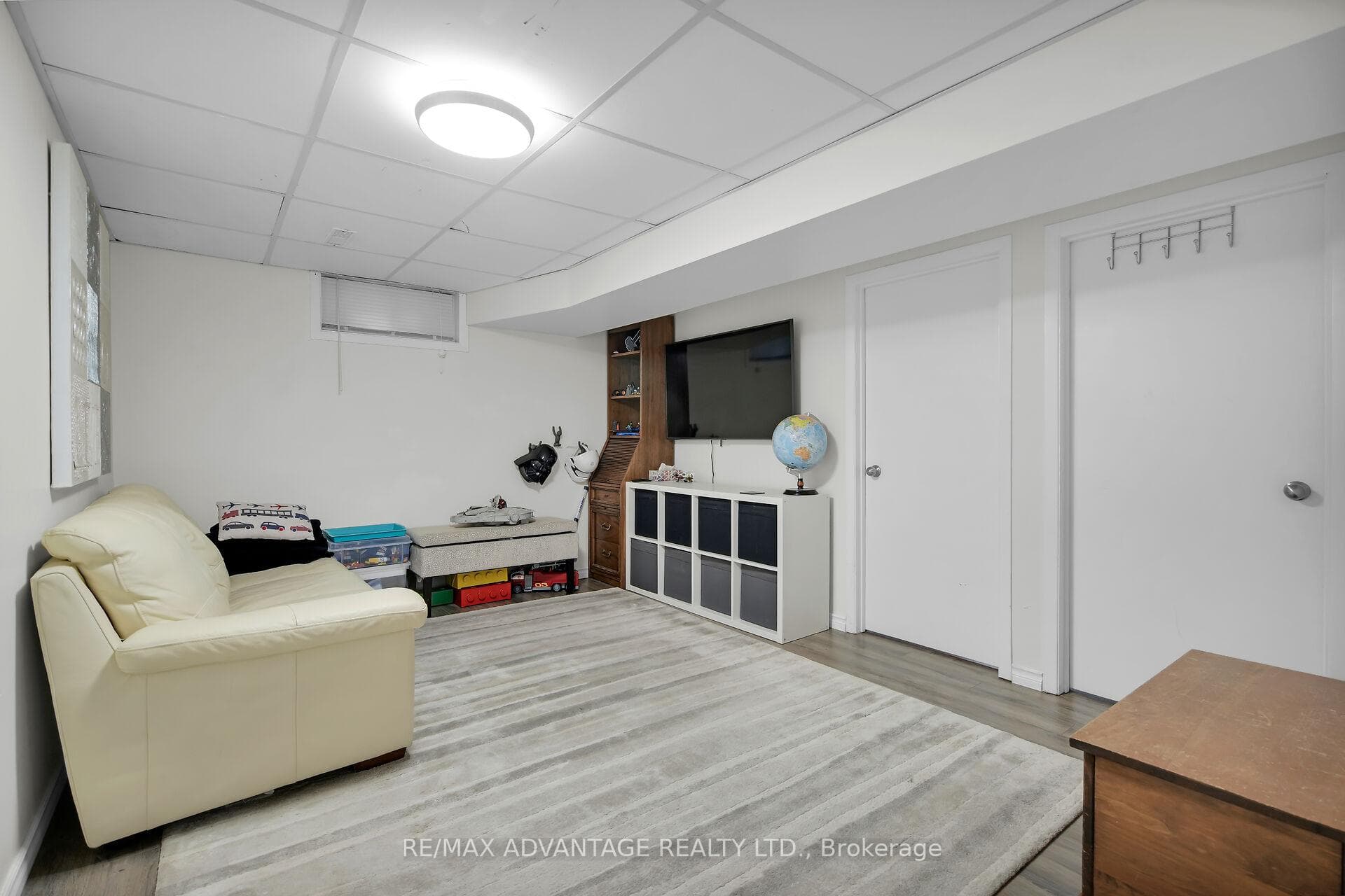 219 Highview Avenue photo 37
