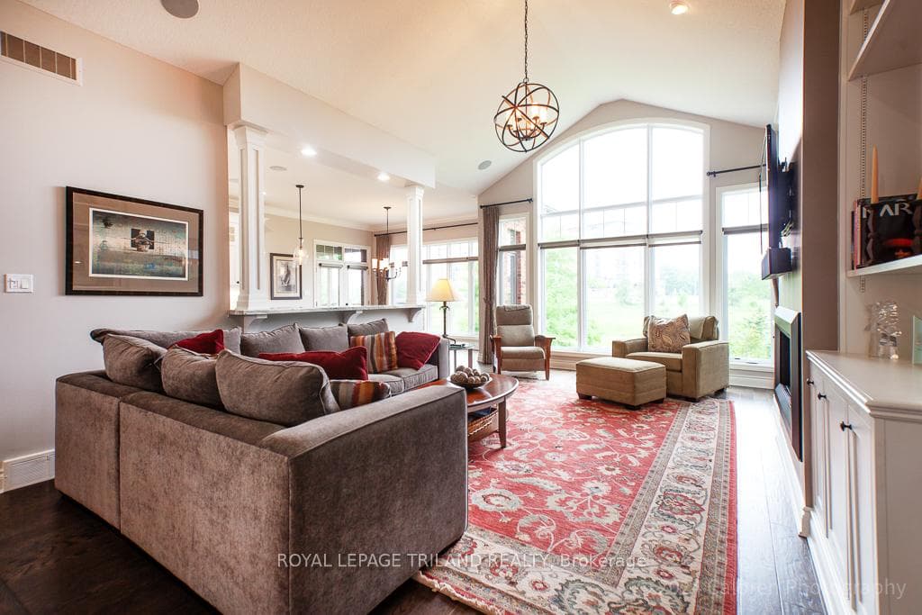 2195 Callingham Drive photo 8