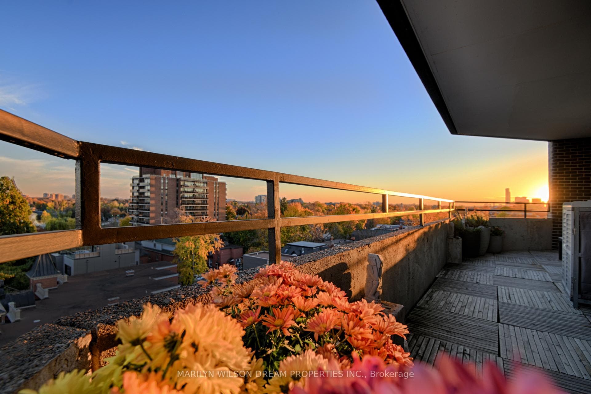 300 Queen Elizabeth Drive Unit 8D photo 4