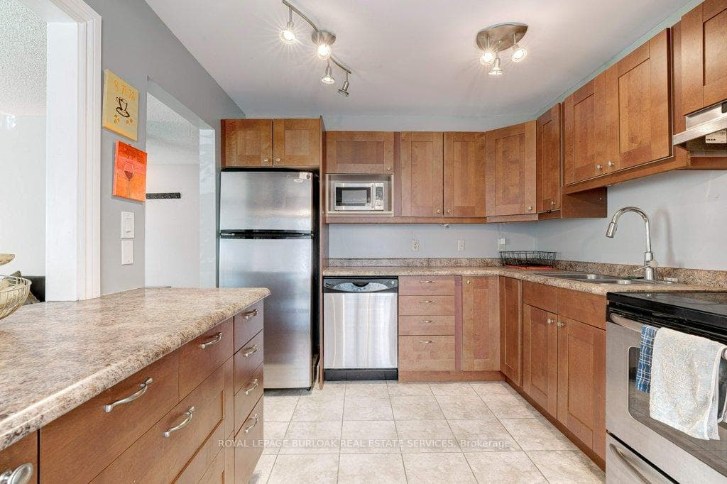 665 Francis Road Unit 2 photo 12