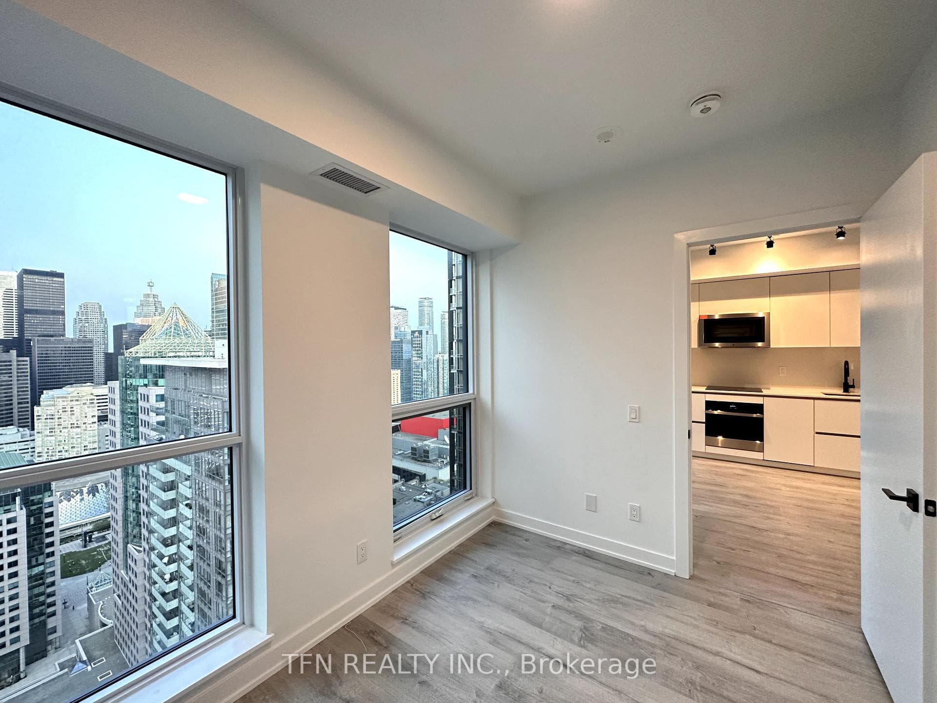 327 King Street Unit 3601 photo 12