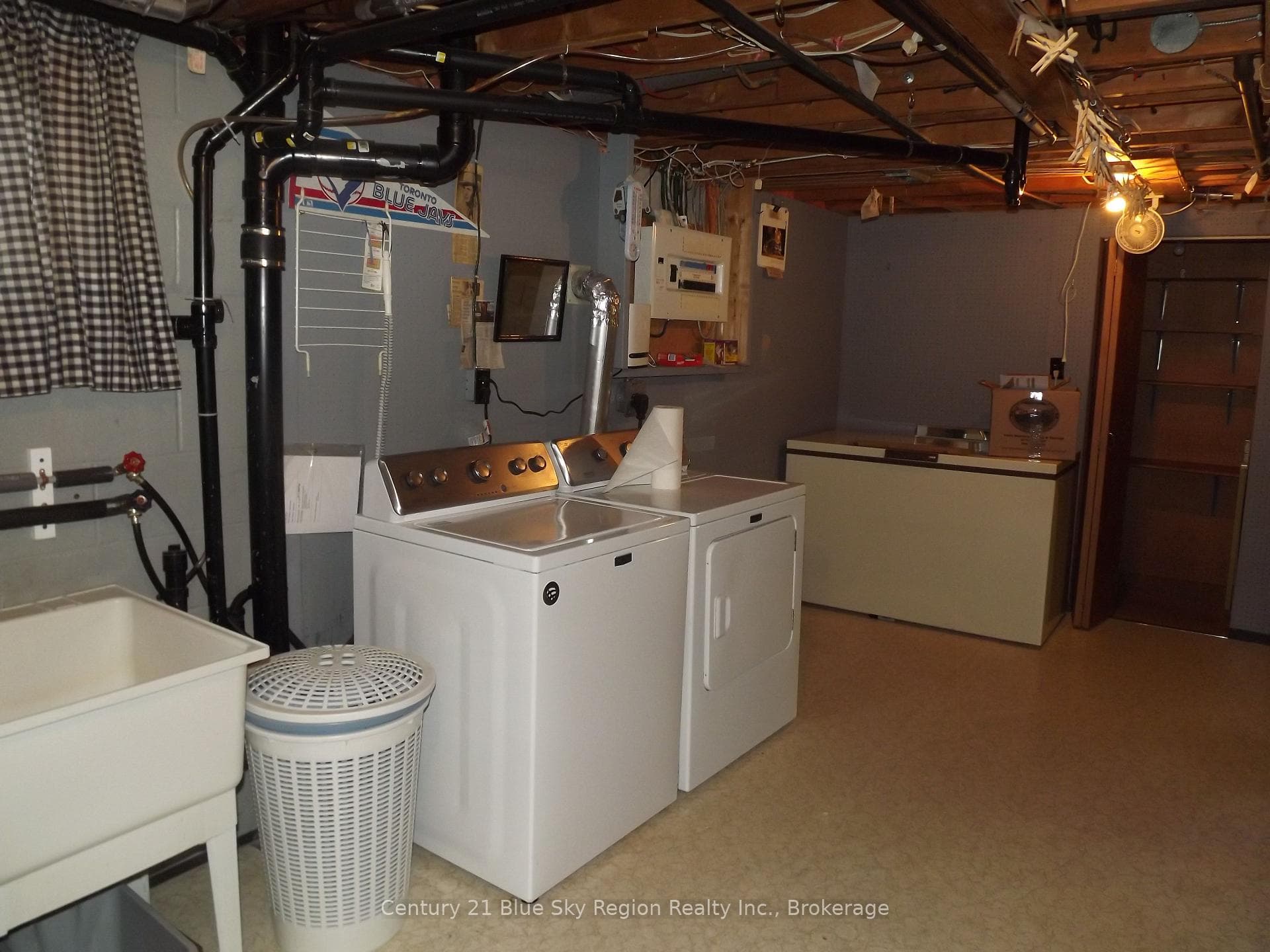 76 Strathcona Drive photo 19