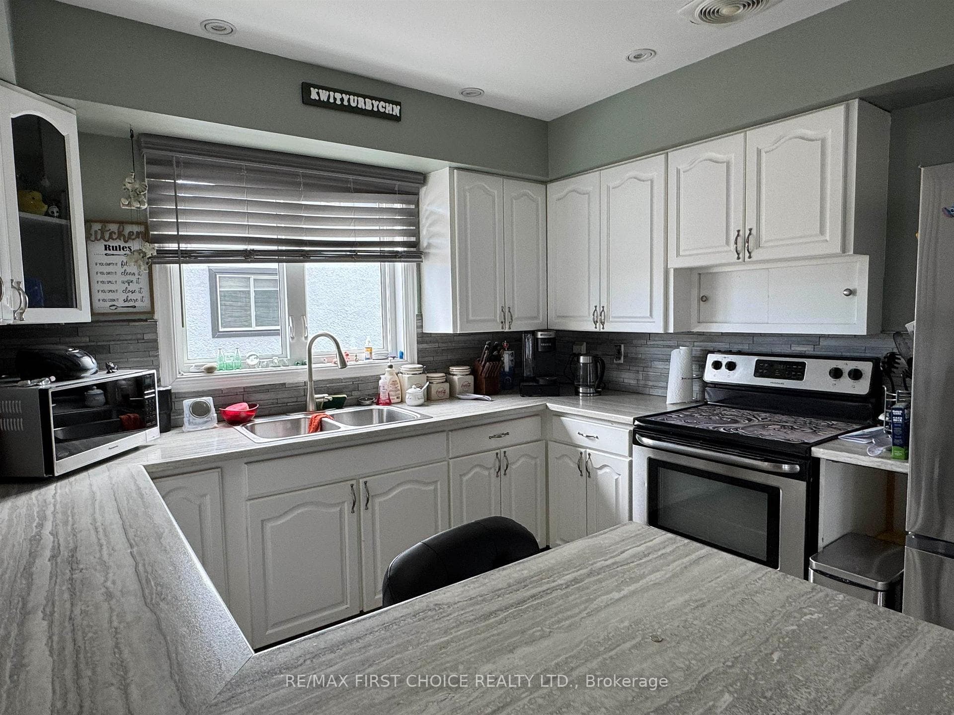 125 Walsh Street photo 6