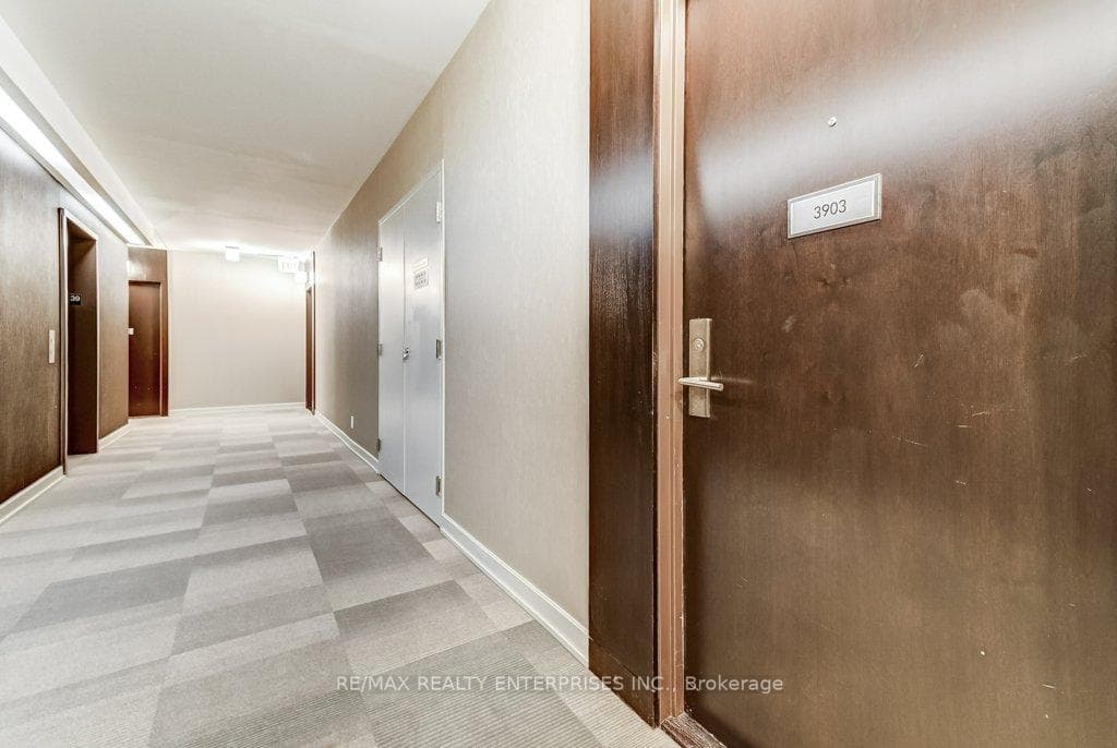 60 Absolute Avenue Unit 3903 photo 6