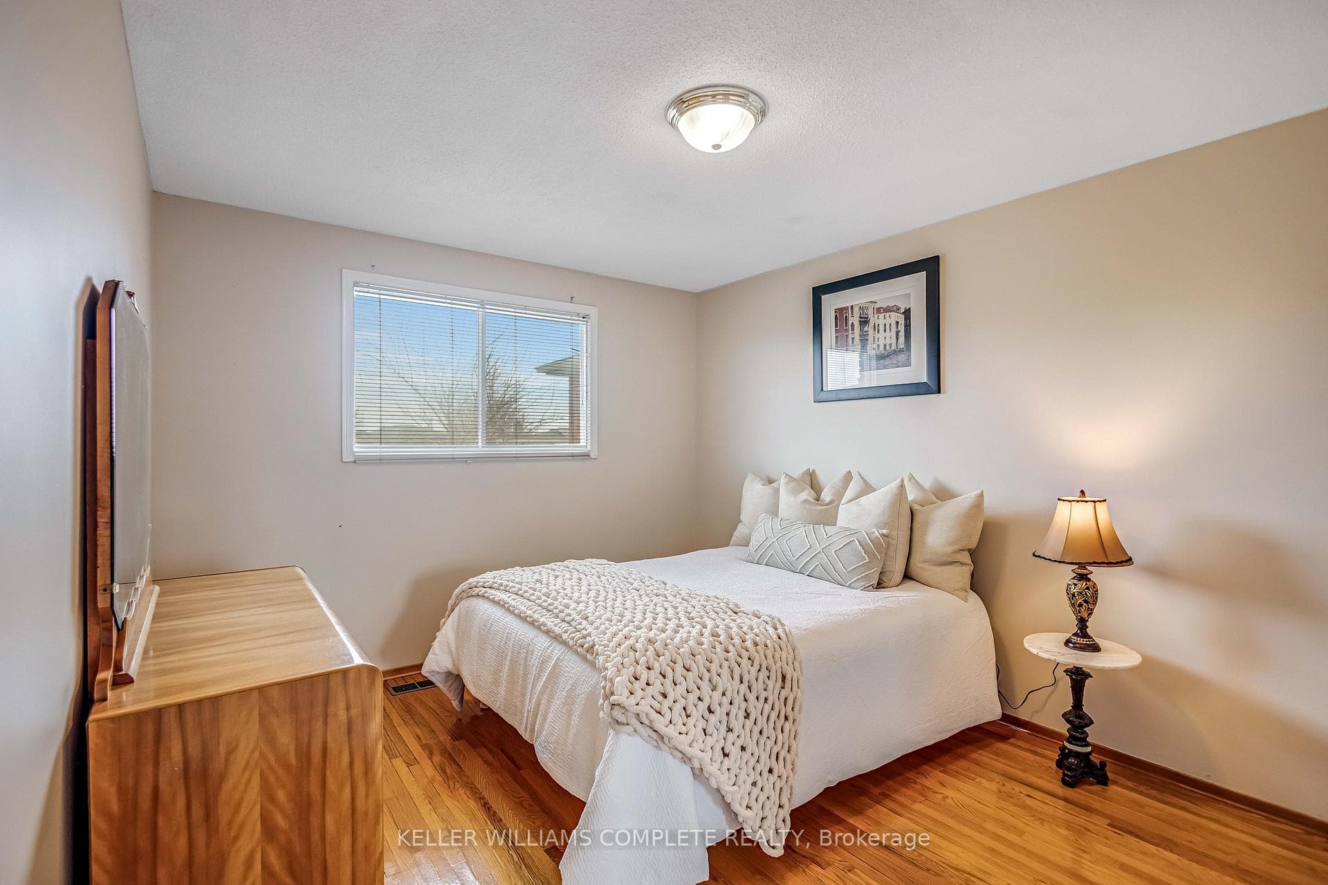 37 Greening Avenue photo 9