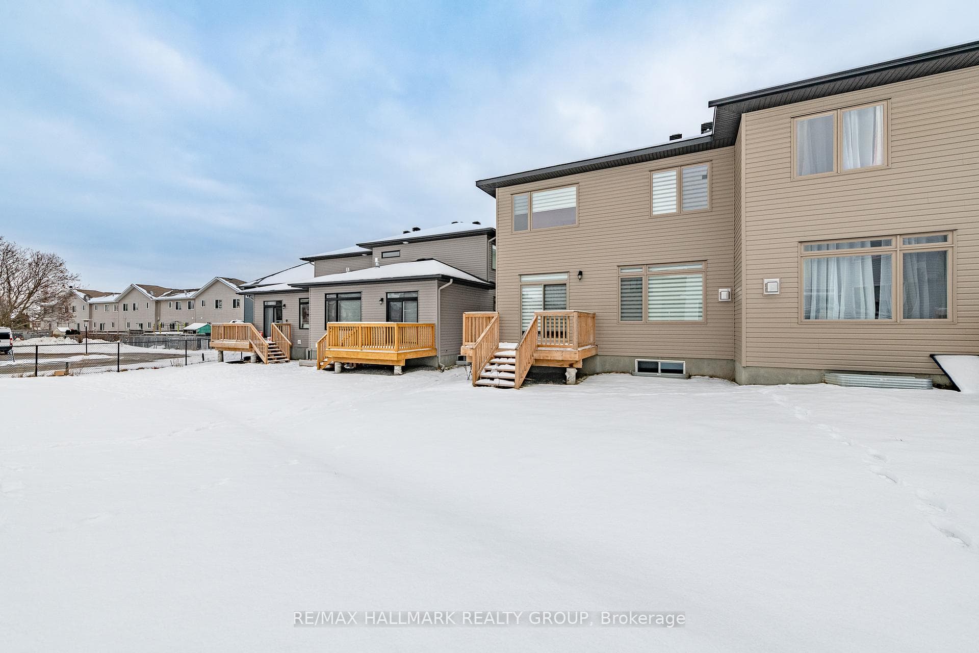 115 THOMAS Street photo 31