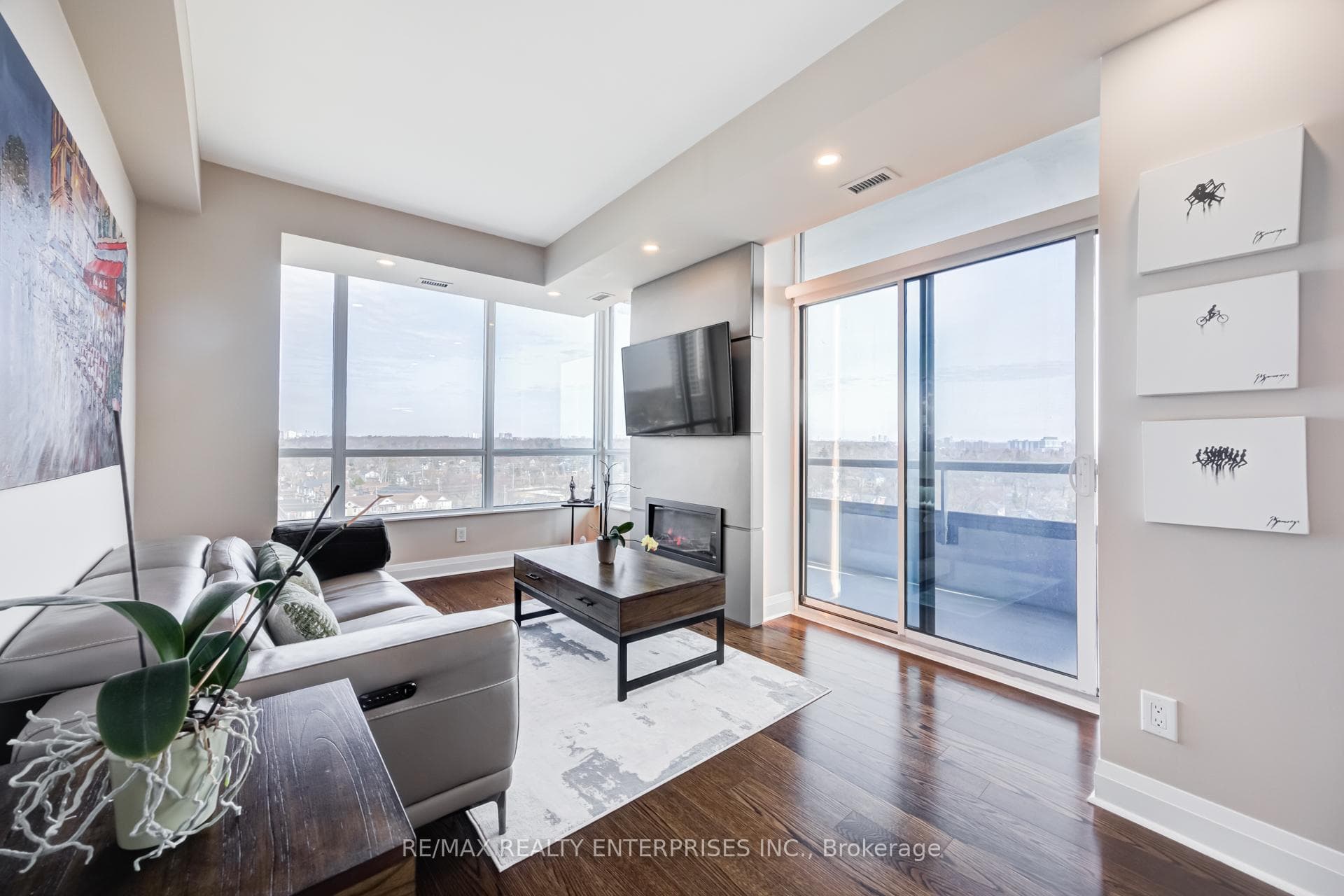 1 Hurontario Street Unit 1106 photo 13