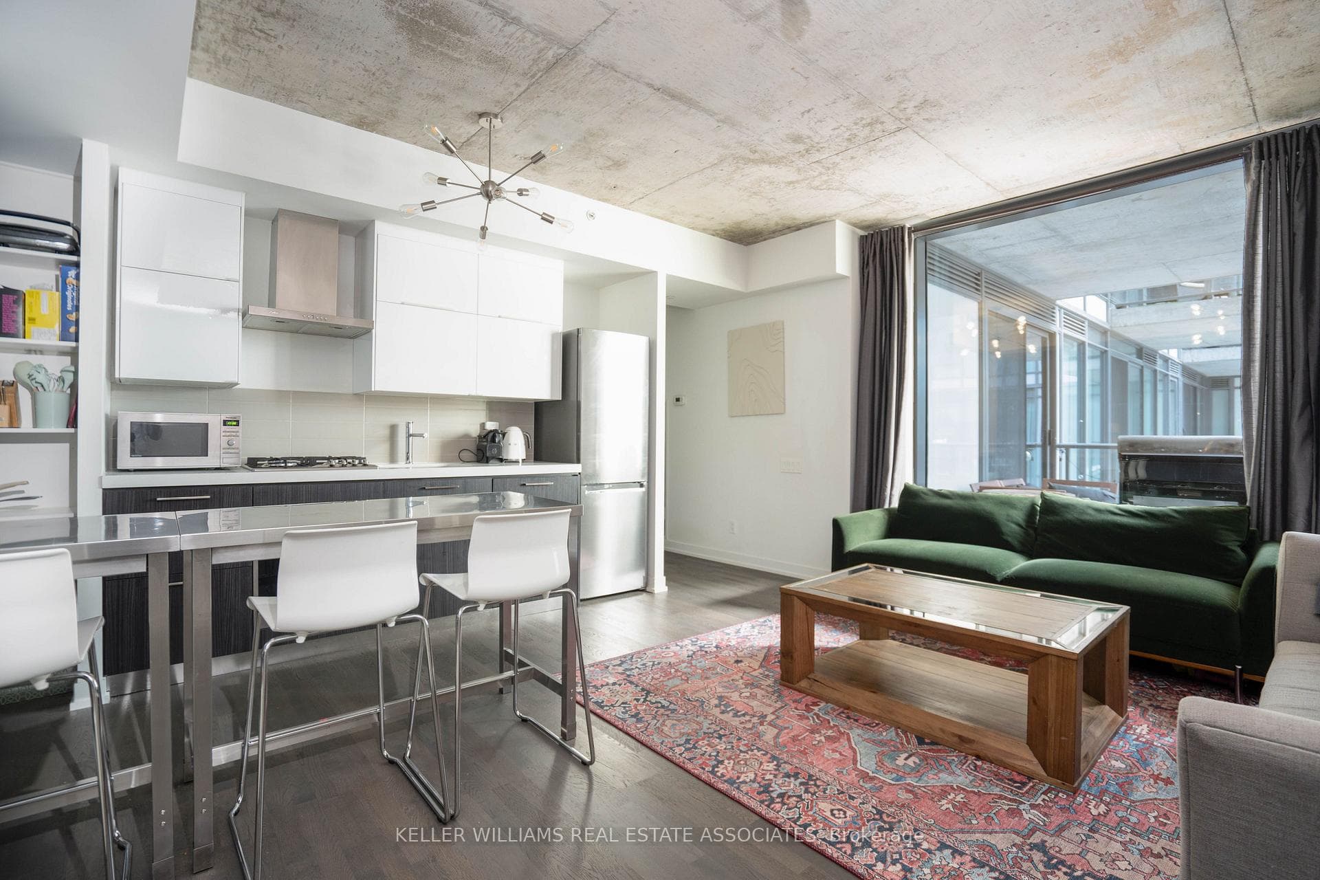 560 King Street Unit 302 photo 9