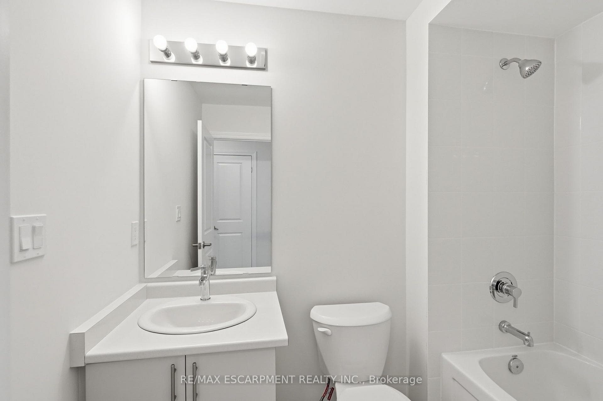 21 Chapman Road photo 29