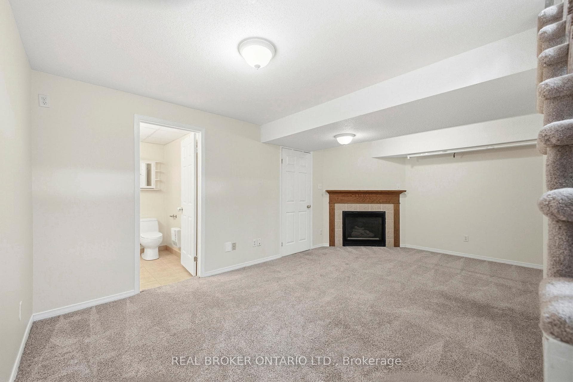 220 Woodpark Way photo 37