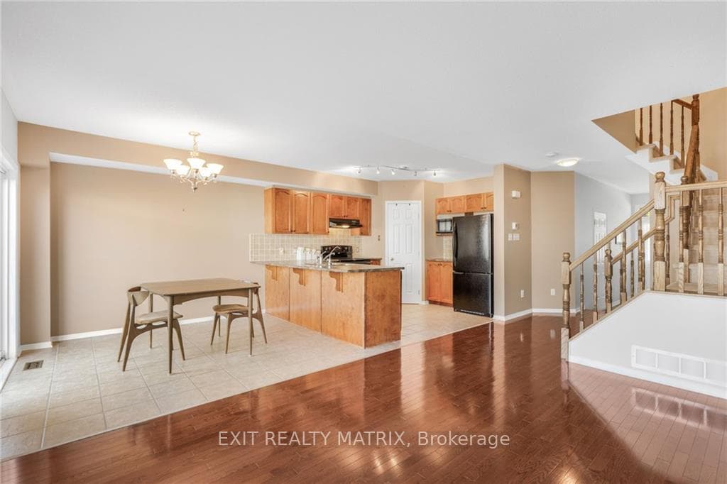 1119 BRASSEUR Crescent photo 15
