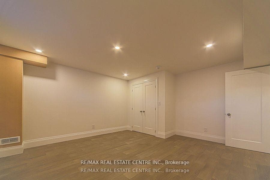 1 Hawthorn Crescent photo 45