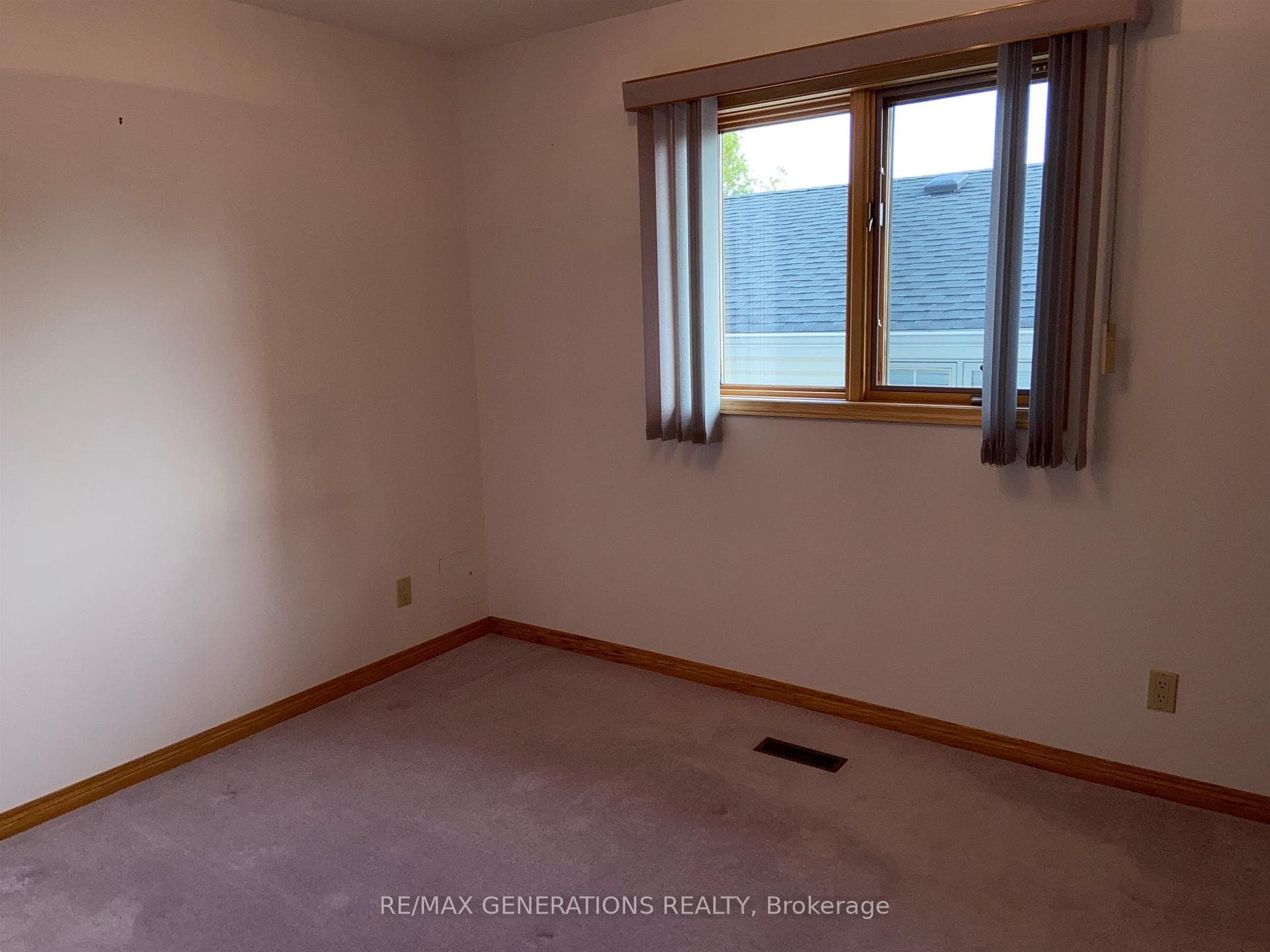 340 Wade Crescent photo 11