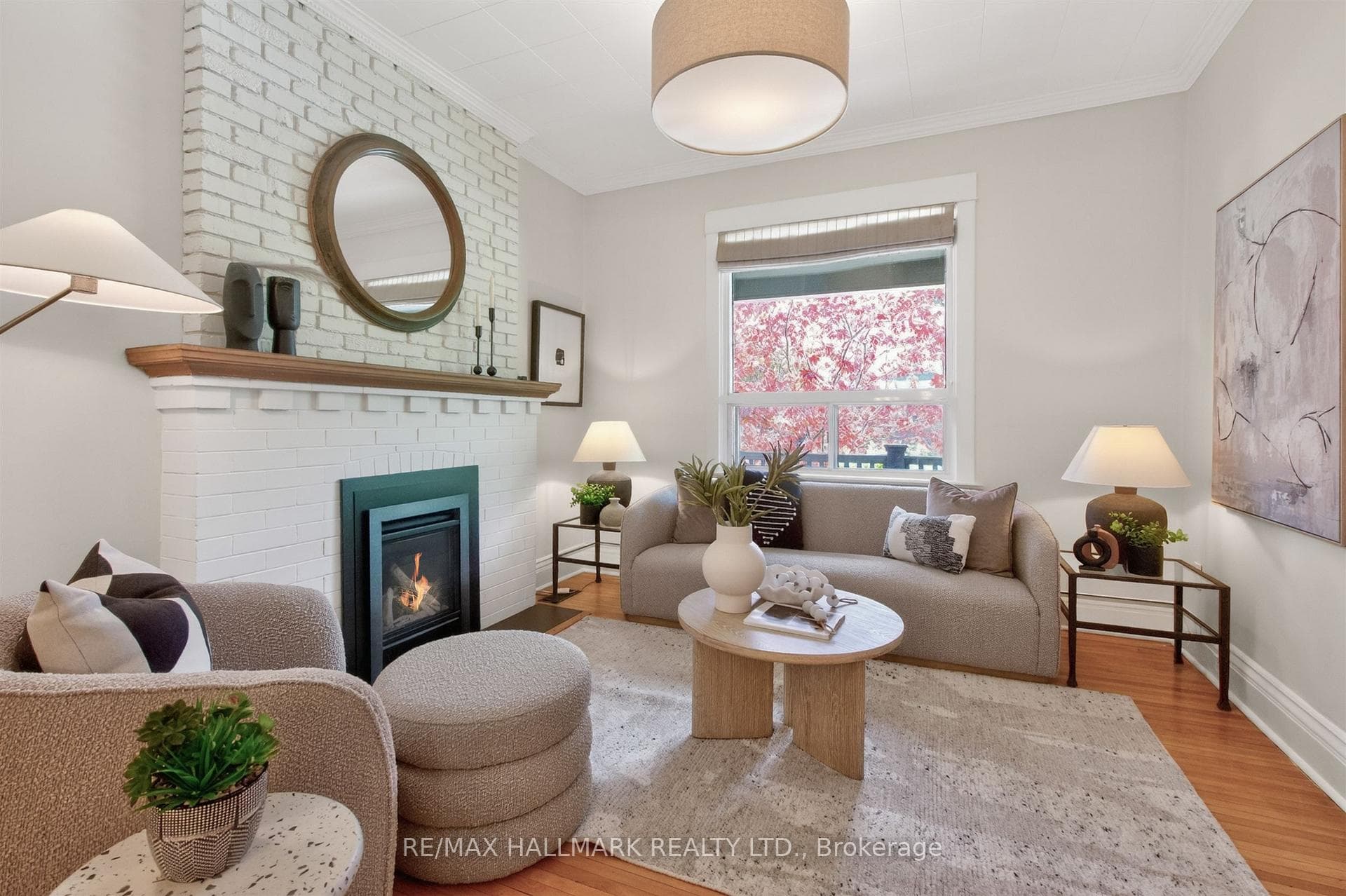 687 Durie Street photo 7