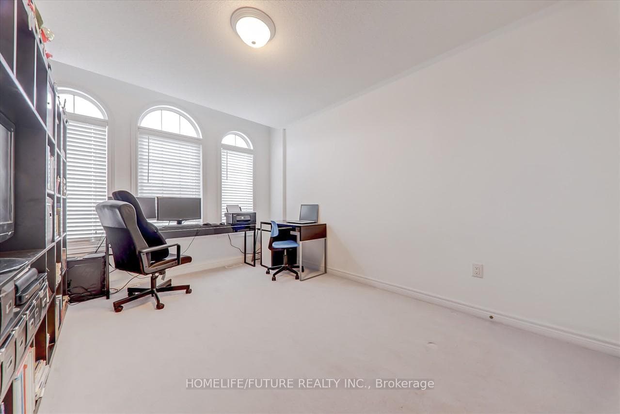 56 Stargazer Crescent photo 25