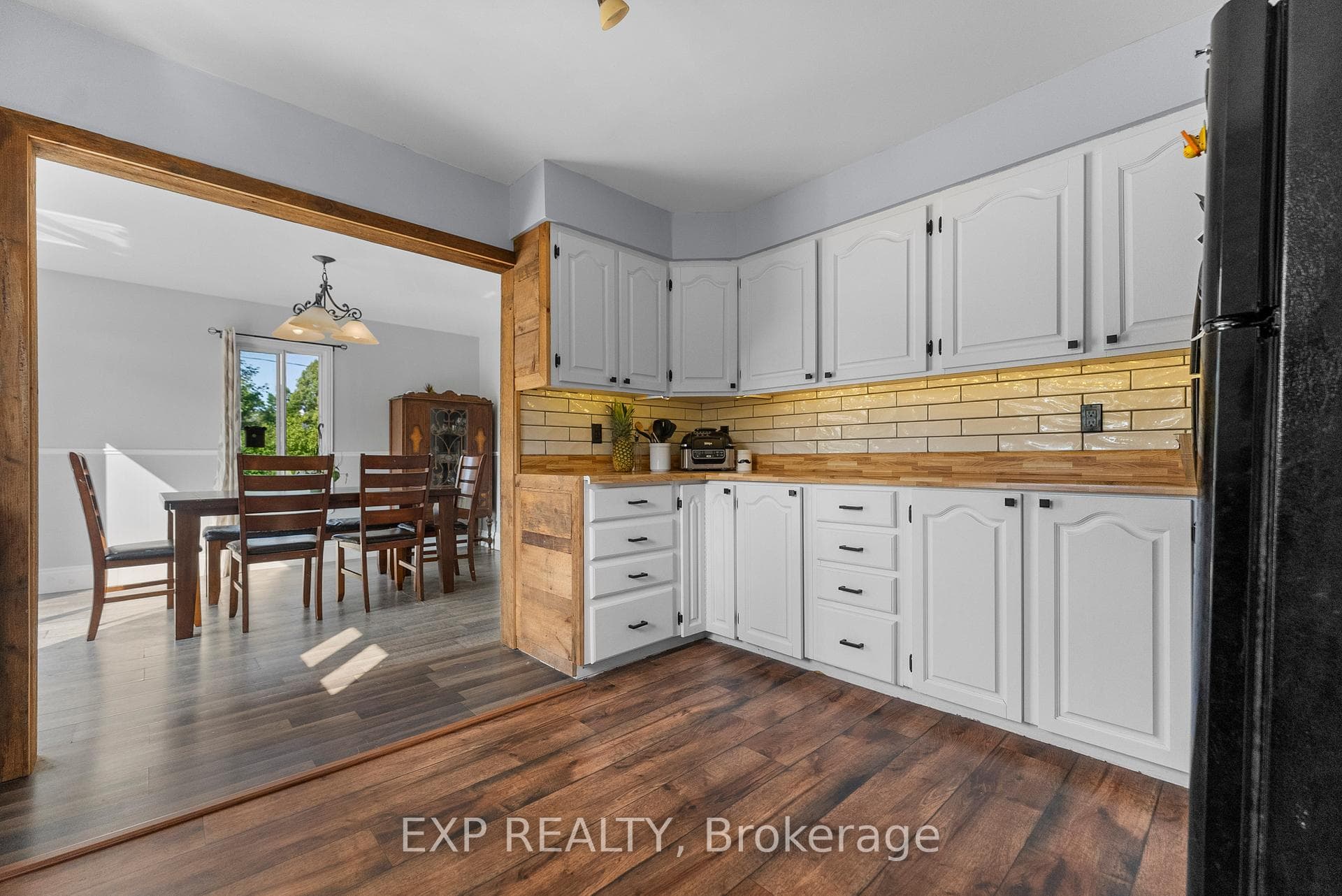 2427 LOCHWINNOCH Road photo 19