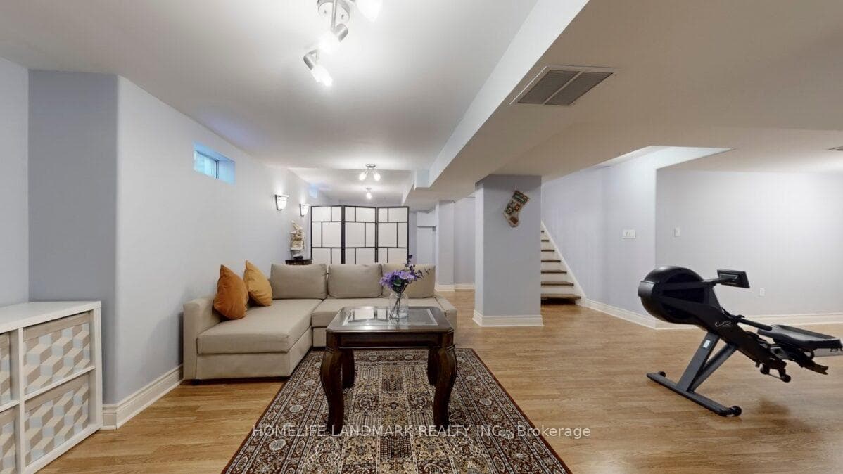 152 America Avenue photo 27